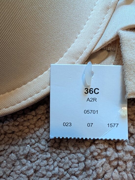 Maidenform Bra 36C Convertible Straps. New with tags. - Picture 2 of 6